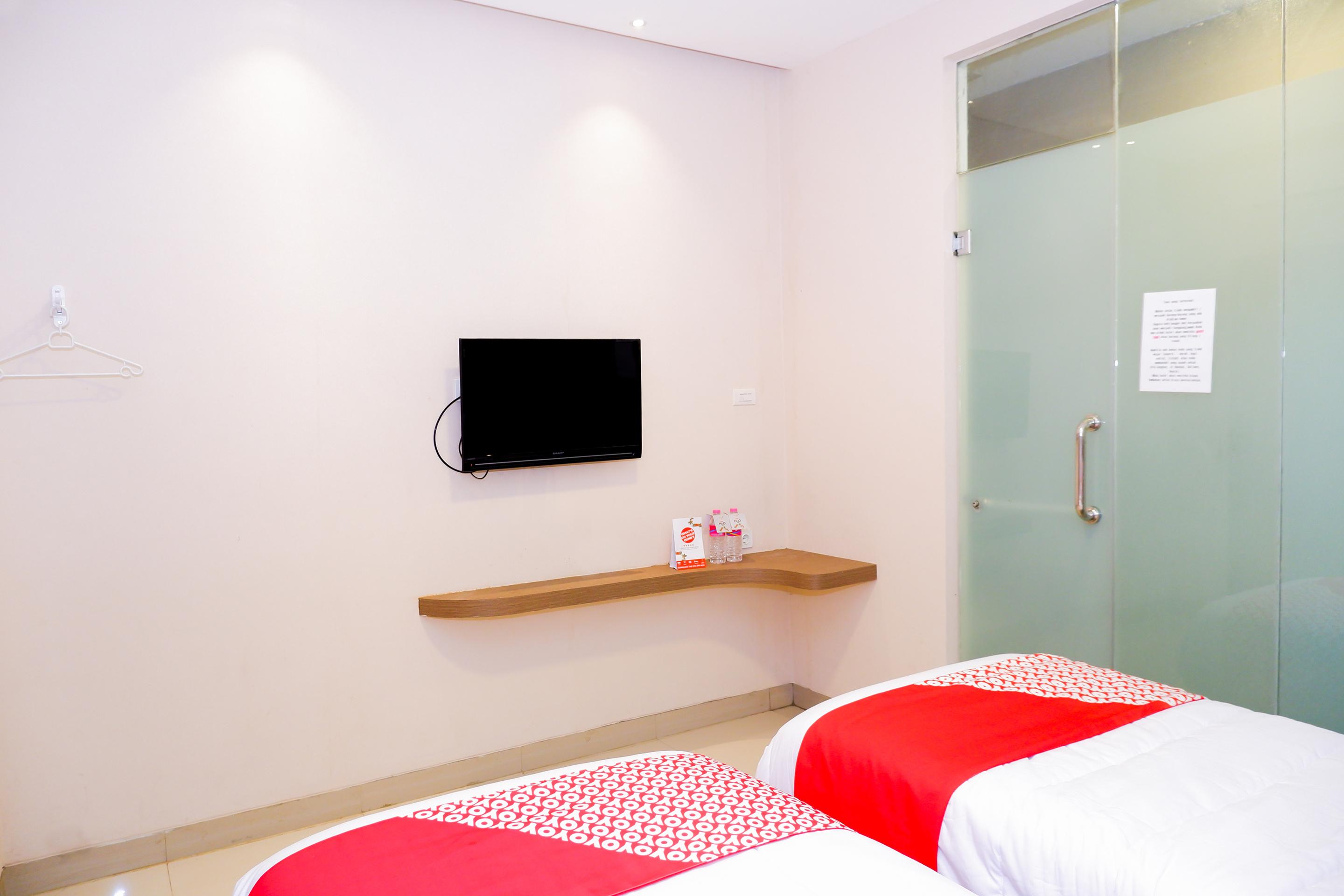 Oyo 379 Grand Mundu Hotel Semarang Exterior foto